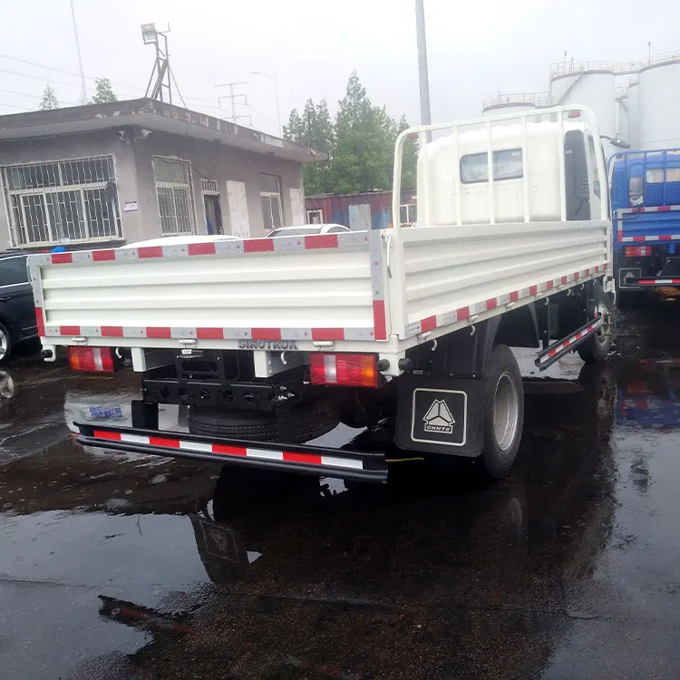 Sinotruk New Howo 5 Tons 10 Tons 4x2 Sinotruck Light Cargo Truck for Sale - Image 2