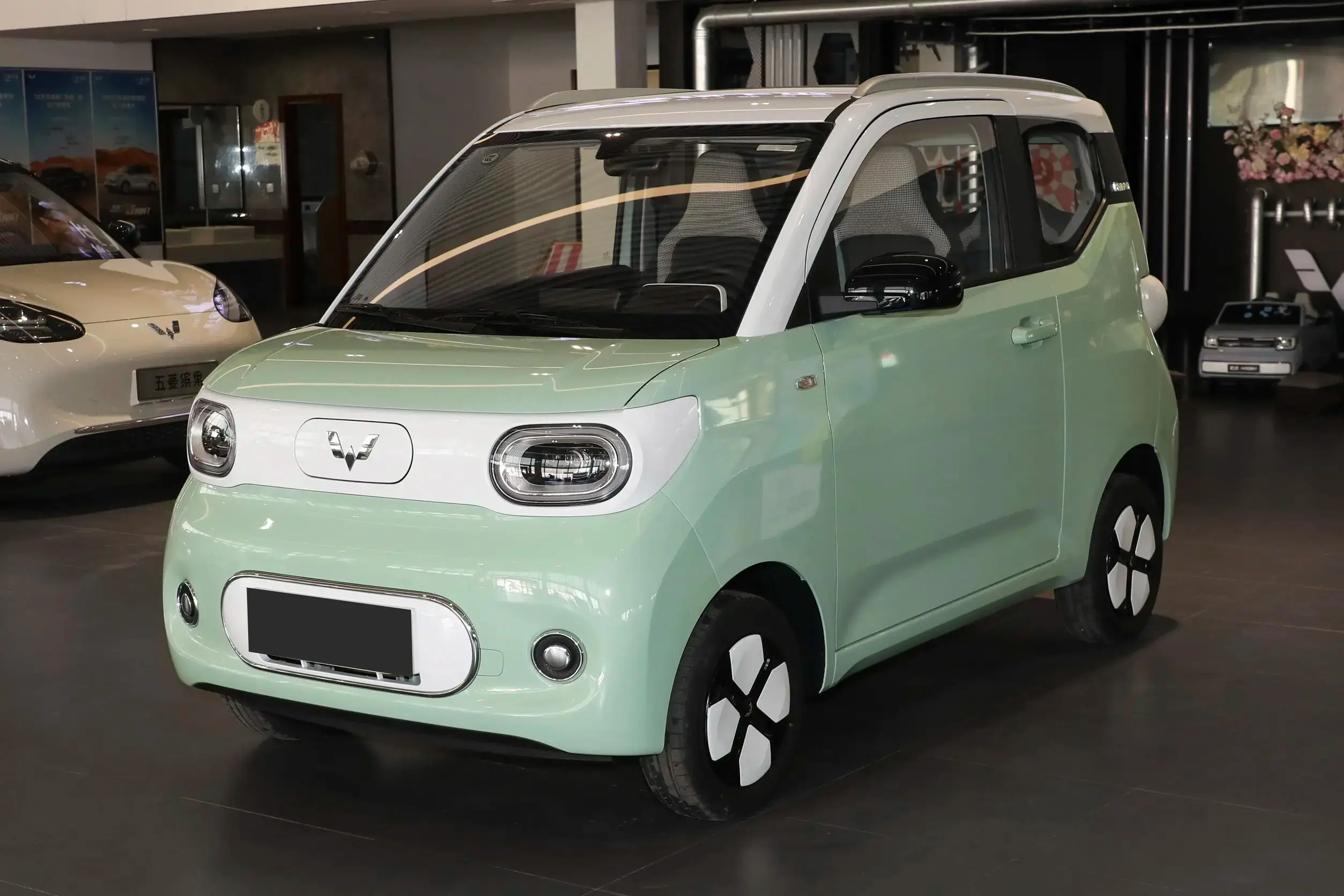 Wuling Electric Mini Car New Energy Vehicles Mini Electric 4 Wheeler Mini Ev Car Cheap Small Cars - Image 2